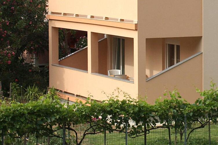 Apartments With A Parking Space Palit, Rab - 5028 Экстерьер фото